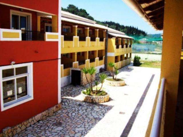 Alexis Pool Hotel